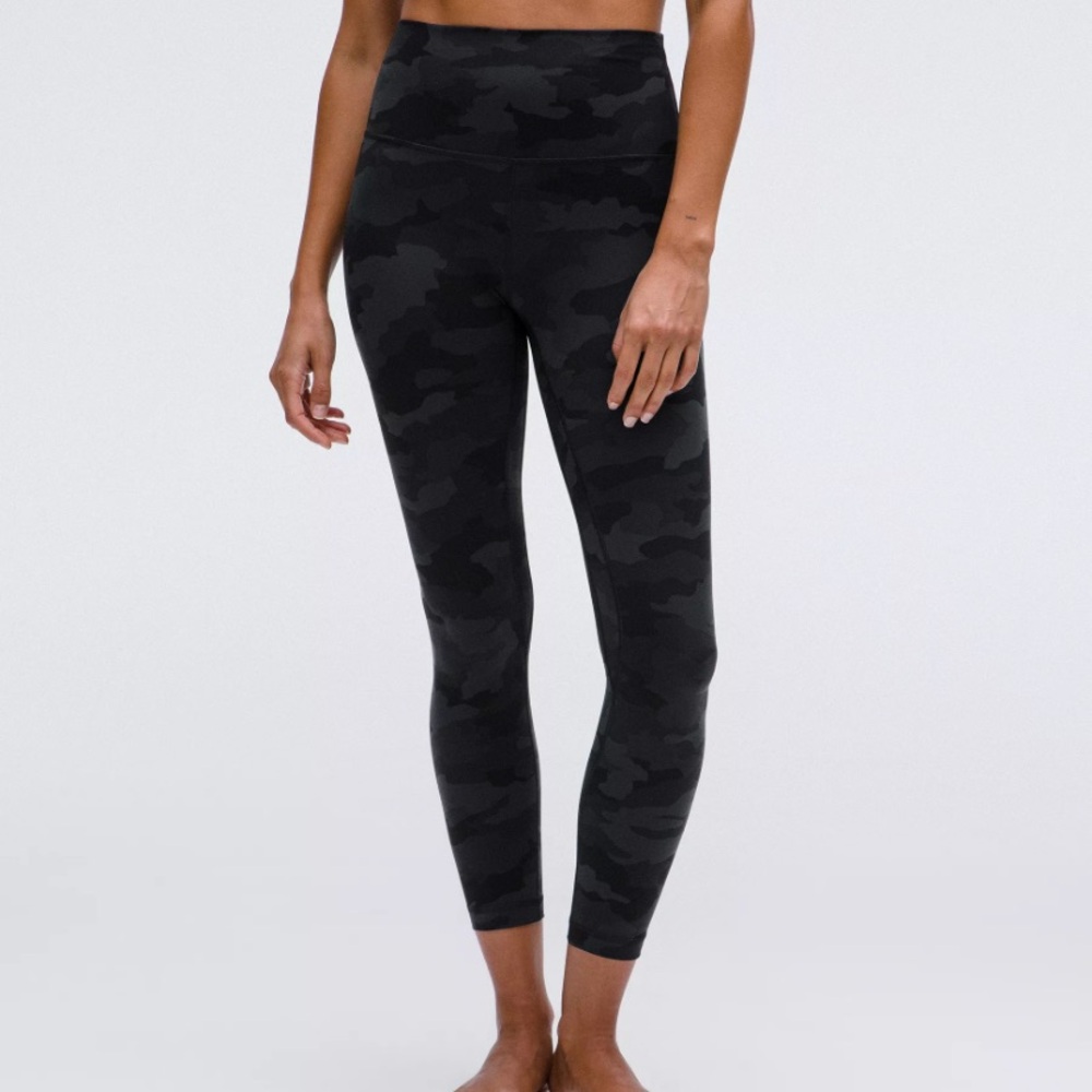 Lululemon black camo leggings 25”